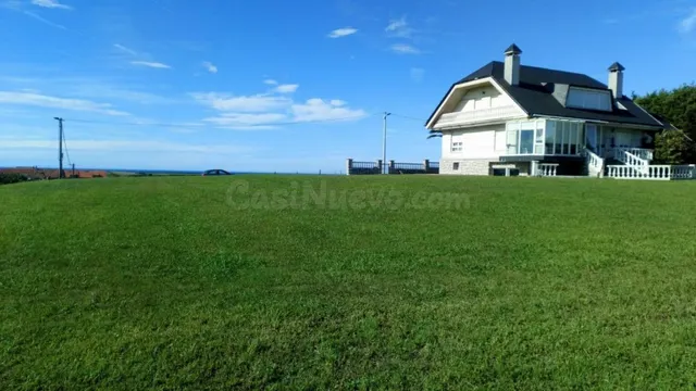 Exclusivo chalet independiente en Santander: 330 m²,  vistas al mar, piscina y más de 3.500 m² de parcela — 8