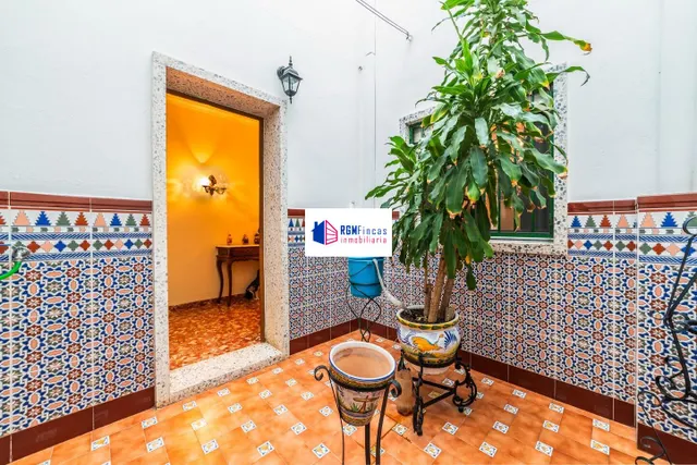 GRAN CASA CON DOS VIVIENDAS INDEPENDIENTES, AMPLIO PATIO Y AZOTEA – UNA OPORTUNIDAD ÚNICA PARA FAMILIAS O INVERSORES — 9