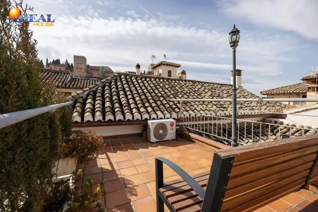 GRAN CASA EN ALBAICÍN BAJO. — 22