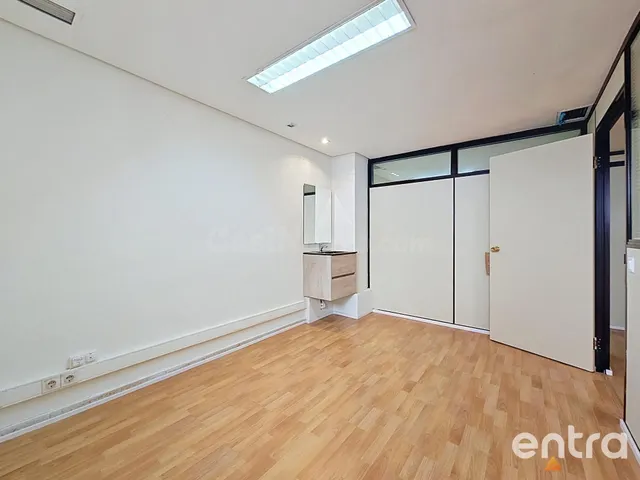 Oficina en venta en Avenida de Maisonnave — 3