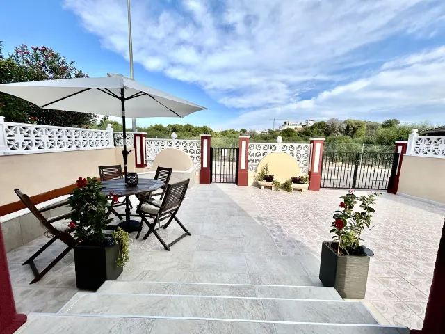 Chalet adosado de 3 dormitorios y 2 baños en orihuela costa (dehesa de campoamor) — 36