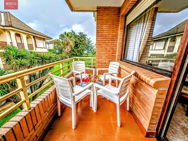 APARTAMENTO CON AMPLIA TERRAZA, A300M DE LA PLAYA DE RIS. NO - foto 2