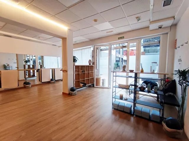 Local comercial 120m² en venta - Zona Plaza de Barcelos - foto 4