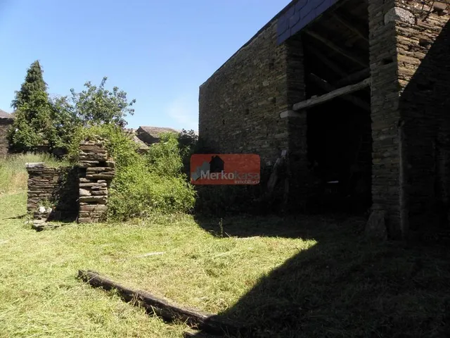SE VENDE CASA DE PIEDRA SEMI-REFORMADA  CON FINCA CERRADA CERCA DE BÓVEDA — 10