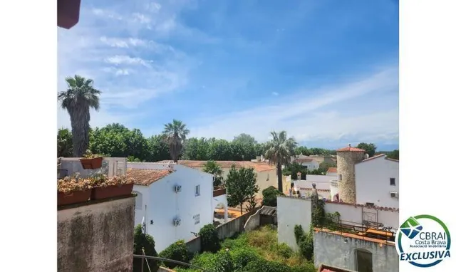 Acogedor apartamento de 85 m2 con un amplio balcón en pleno 