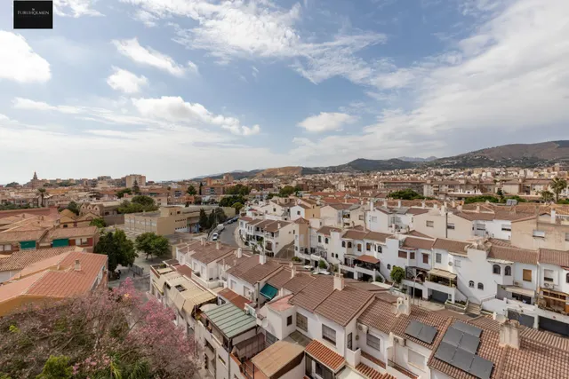 PISAZO EN MOTRIL — 24