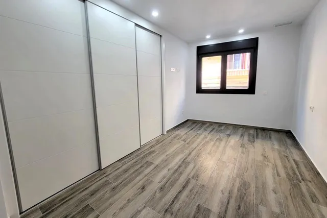 Apartamento moderno (desde 2024 - 148 m2 - 1.ª planta) en Alegria XVIII con piscina interior, sauna y gimnasio, en pleno centro de la ciudad, ¡a tan solo 300 m de Piscinas Naturales/Playa del Cura! — 14