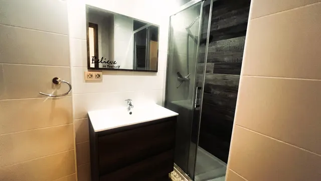 SE VENDE APARTAMENTO EN EXCLUSIVA REFORMADO CON MUY BUENAS VISTAS Y A 50 METROS DE LA PLAYA — 19