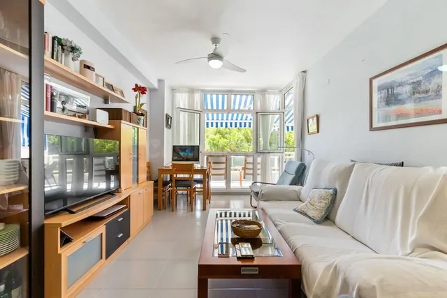¡Encantador Apartamento de 3 dormitorios 1 baño en Altos de  - foto 2