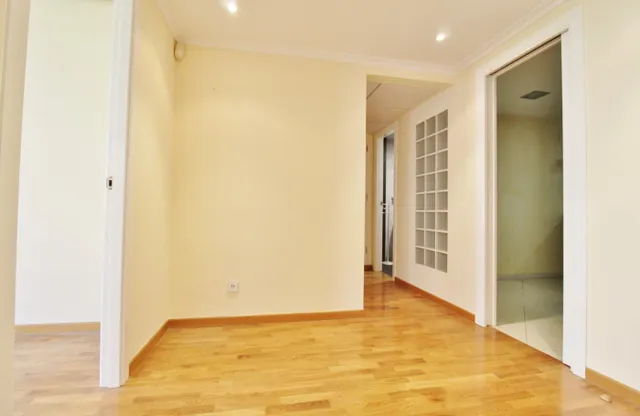 Maravillosa vivienda junto al Corte Inglés. Ahora en oferta. Llámanos. — 5