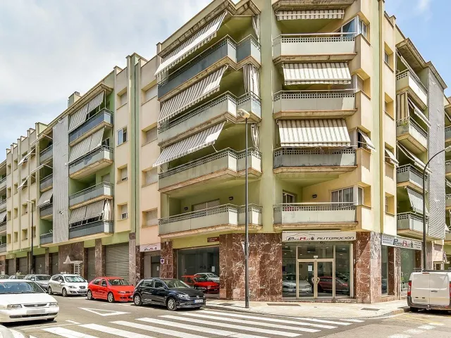 Local comercial 300m² en venta - Reus — 2