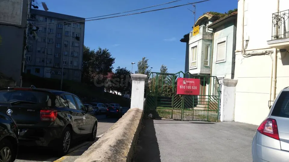 Fantastico solar en el centro de Santander