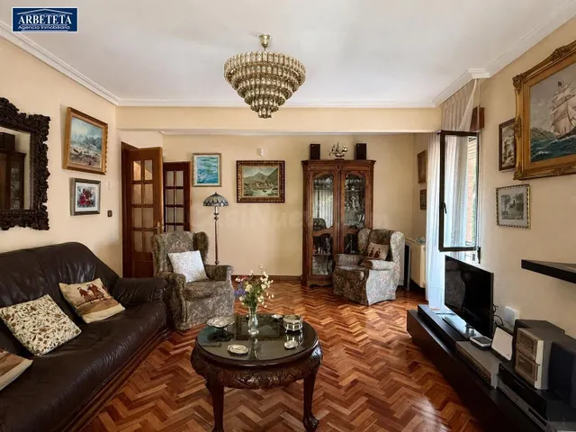 INMOBILIARIA ARBETETA VENDE PISO DE CUATRO HABIATACIONES EN  - foto 4