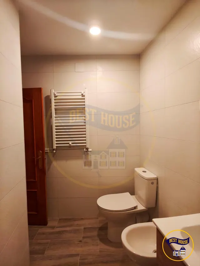 VIVIENDA TOTALMENTE REFORMADA EN TIRADORES BAJOS — 28