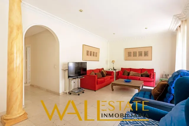 Amplio piso en venta para reformar en Argüelles - foto 5