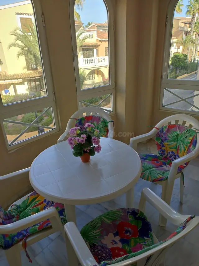Apartamento de 2 dormitorios con parking a 100 metros de Playa de Los Locos — 2