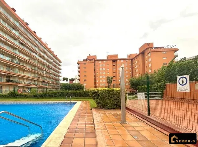 Apartamento con terraza, piscina y licencia turística a 300 metros de la playa en Santa Susanna — 22