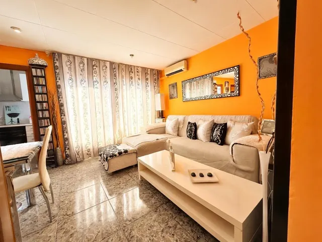 Piso impecable de 2 habitaciones con balcón en Badalona — 10