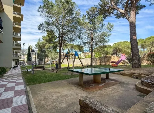 Exclusivo piso con dos terrazas, 3 habitaciones, piscina y maravillosas vistas en playa de aro — 37