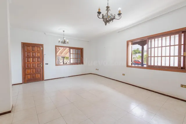 Gran casa con terrazas y enorme potencial en Tegueste - foto 4