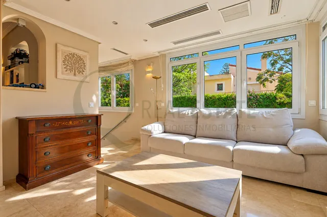 Chalet independiente a 100 m del mar con jardín y piscina en Cabo de las Huertas. — 27