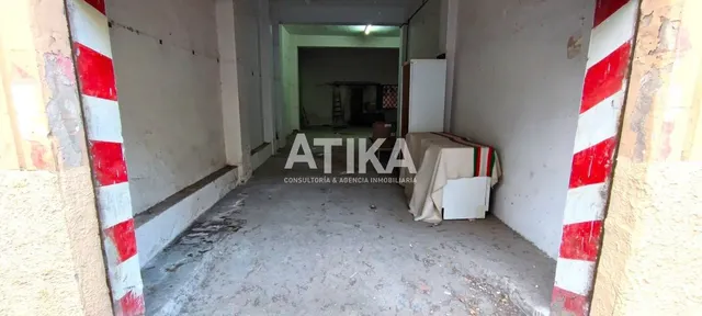 LOCAL EN VENTA CON BUENA UBICACIÓN Y PASO DE GENTE — 6