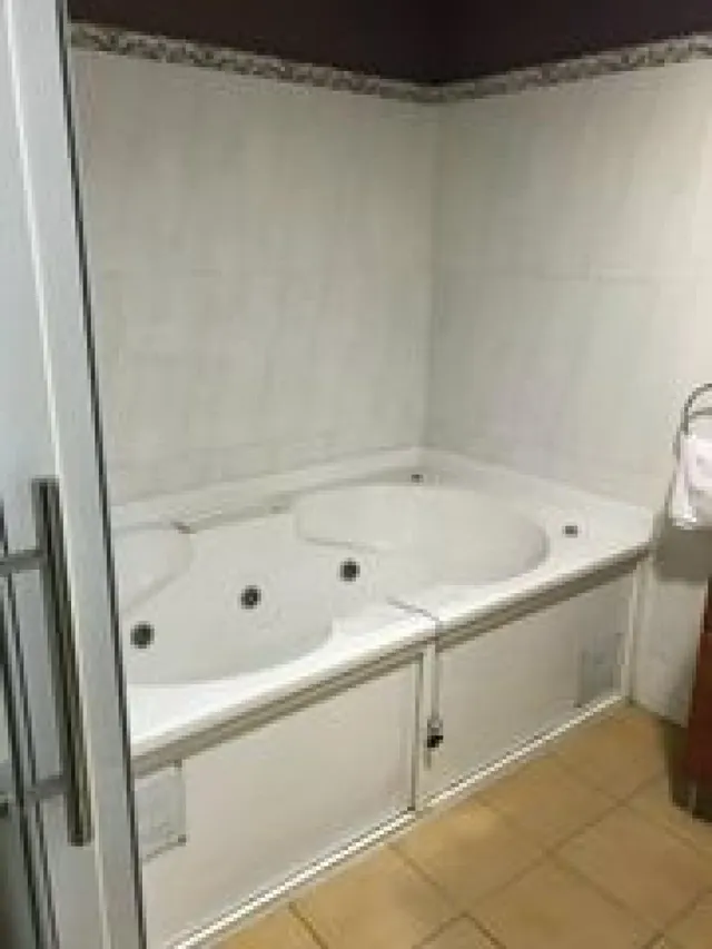 HOTEL/PENSION 2 ESTRELLAS EN RENTABILIDAD 6,2% — 21