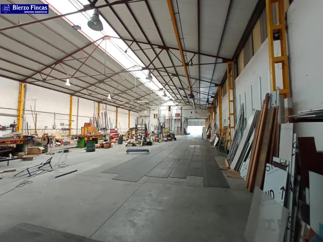 SE VENDE NAVE INDUSTRIAL EN BÁRCENA - foto 4