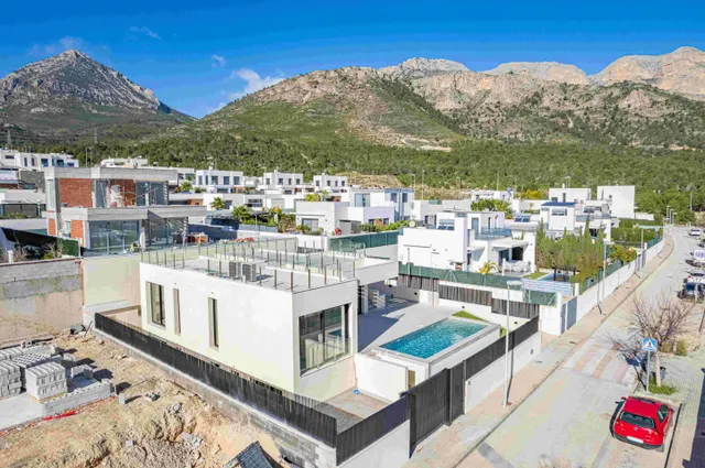Villa 4 habitaciones 200m² en venta - Alberca — 34