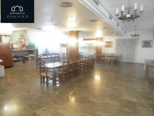 Se vende Hotel de 2 Estrellas , con 20 habitaciones en Murcia .www.euroloix.com — 41