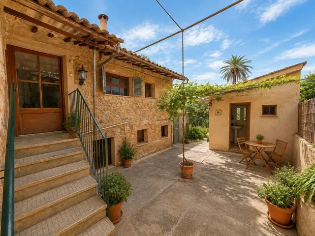 Casa Mallorquina Con Garaje y Gran Jardín en el Centro de Só - foto 5
