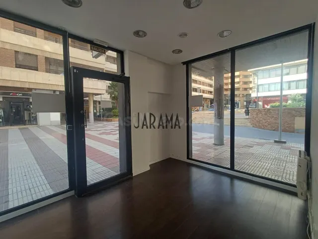 LOCAL COMERCIAL EN EL CENTRO DE TUDELA — 2