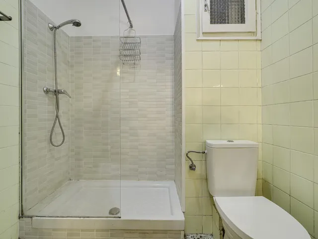 PISO EN OFERTA EN SAGRADA FAMILIA — 33
