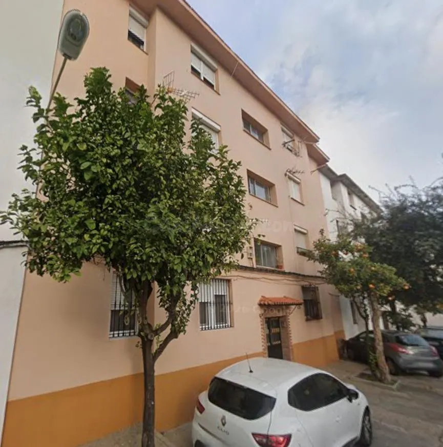 VIVIENDA OKUPADA EN ALGECIRAS