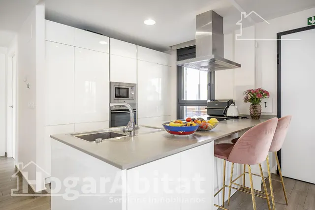 ¡EXTRAORDINARIO CHALET! AMPLIO Y SEMINUEVO CON PISCINA PRIVADA Y TRES TERRAZAS — 16