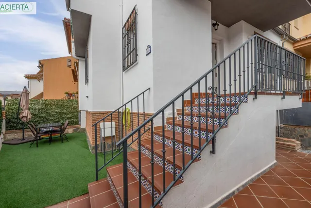 Encantadora Casa Reformada en Ogijares con Vistas y Espacios para Disfrutar — 10