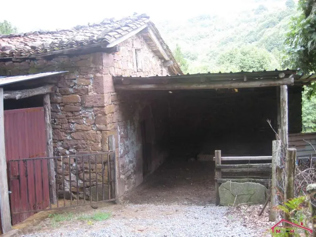 CASERIO CON TERRENO EN SUMBILLA — 7