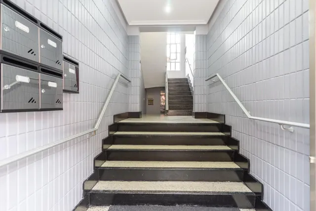 Piso de 4 dormitorios sin ascensor ( 2º) en el barrio de Santa Marina. Mieres — 25