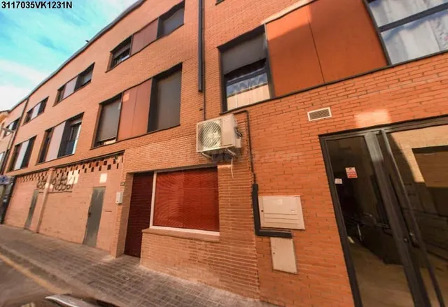 Se vende Piso + Garaje ALQUILADS en Calle Comercio 5 Bargas,
