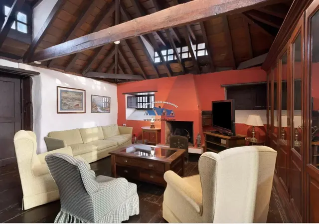 Casa histórica en venta — 23