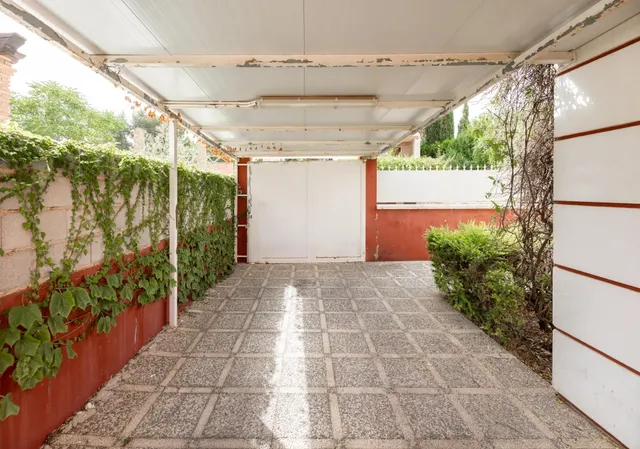 CHALET EN EL BARRIO DE MONACHIL — 7