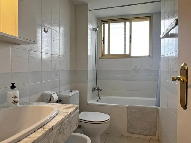 Vive frente al mar en Miami Platja: un hogar temporal con encanto y comodidad — 15