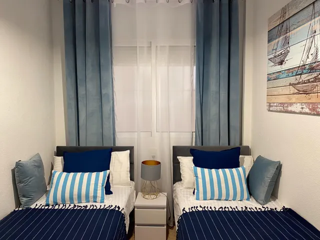 ☀️ ¡ENCANTADOR APARTAMENTO EN EL CENTRO DE TORREVIEJA CON PISCINA! ‍♂️ — 7