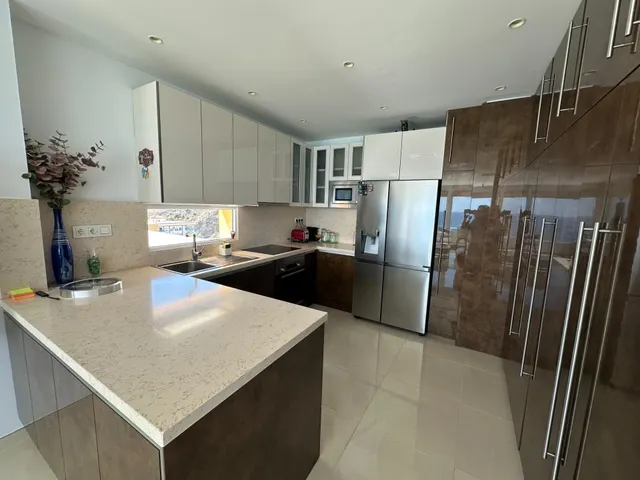 1ª Línea Playa Fuengirola - Super Atico 2 Dormitorios, Vistas al mar y Piscina, Gran Terraza, Sauna — 7