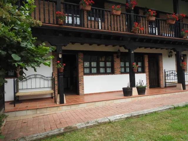 POSADA CON MUCHO ENCANTO EN CABUÉRNIGA.- — 7