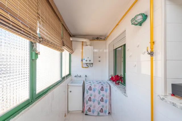 Piso luminoso con 4 habitaciones y 2 baños — 28