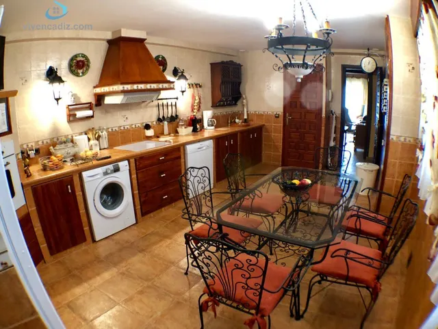AMPLIA VIVIENDA CON ASCENSOR - ZONA CENTRO — 20