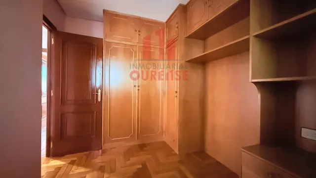 Apartamento con todos los servicios y preciosas vistas en pleno centro de Ourense — 24