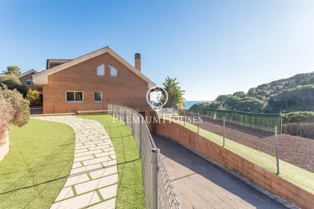Casa independiente con vistas al mar en venta en Arenys de Mar — 35