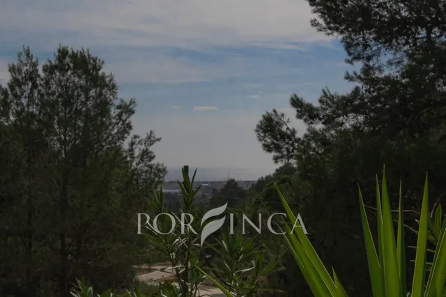 Villa con carácter de 5 dormitorios cerca de Palamós en un entorno verde. Piscina. — 27